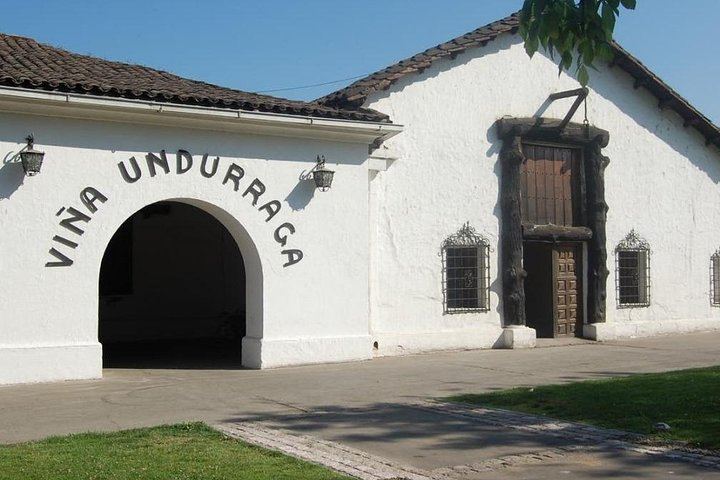 Undurraga Winery Tour by Chilenjoy: Gente de La Tierra Museum and Tasting (1/7)