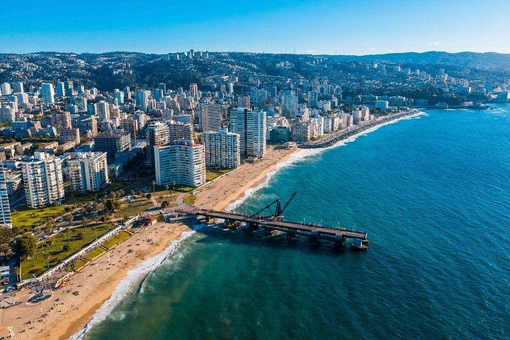 Casablanca Wine Tasting, Neruda's La Sebastiana and Valparaíso Walking Tour (8/12)