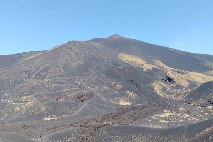 Etna Two-Winery Tour: 1669 Eruption Craters, 4-Wine Tasting and Sommelier-Led Lunch (5/12)