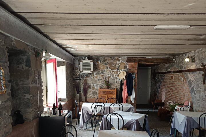 Etna Two-Winery Tour: 1669 Eruption Craters, 4-Wine Tasting and Sommelier-Led Lunch (9/12)