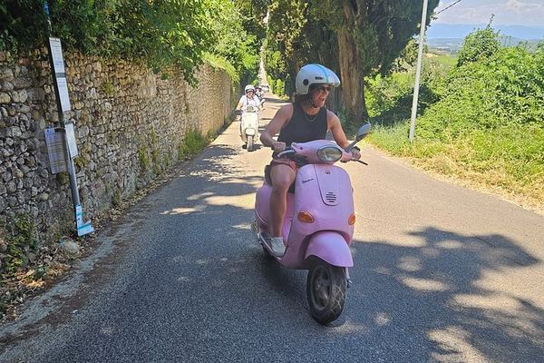 Automatic Vespa Ride in Chianti from Florence: Van Transfer, Winery and Olive Oil