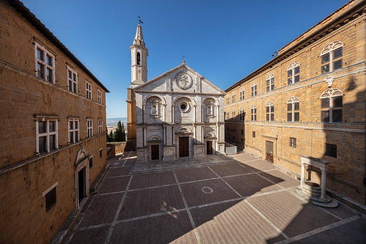 Val d'Orcia by Coach from Florence: Montalcino, Pienza, Montepulciano and Pecorino (8/12)