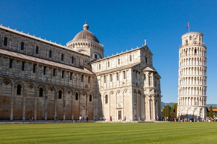 Walkabout Tours Tuscany Day Trip from Florence: Siena, San Gimignano, Pisa, Winery Lunch (11/12)