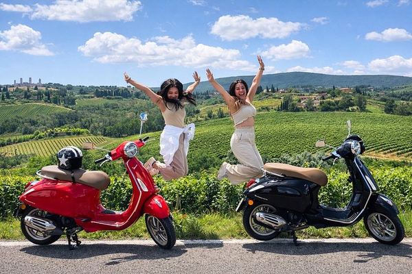 Small-Group 50cc Vespa Day near San Gimignano with Three-Course Lunch at a Winery