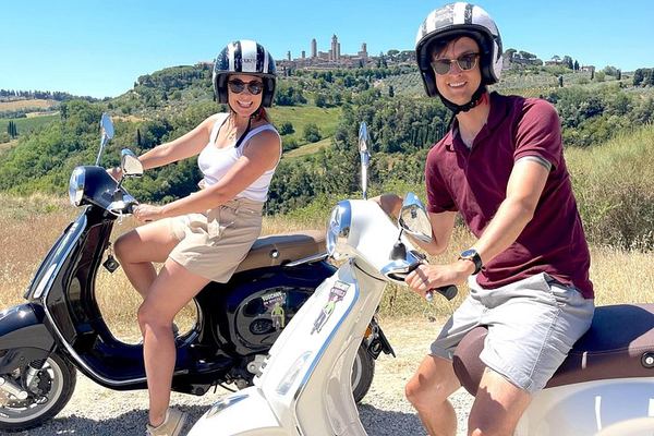 Chianti Vespa Ride near San Gimignano with Tuscan Lunch, Three Wines and Olive Oil