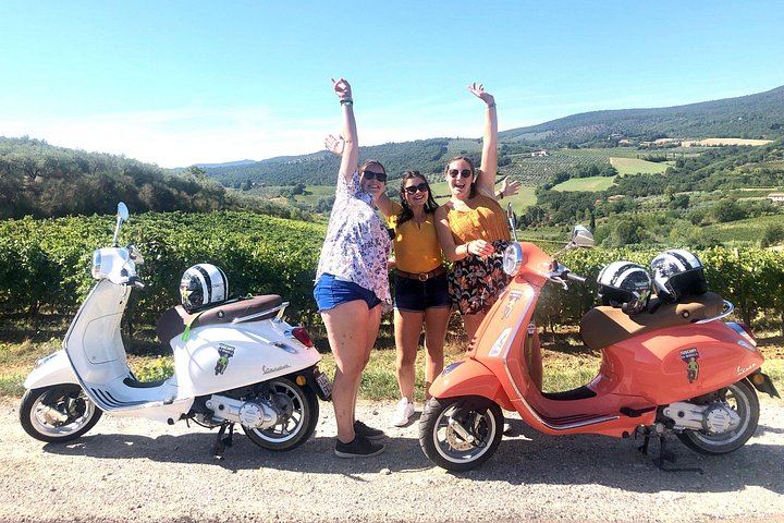 Chianti Vespa Ride near San Gimignano with Tuscan Lunch, Three Wines and Olive Oil (10/12)