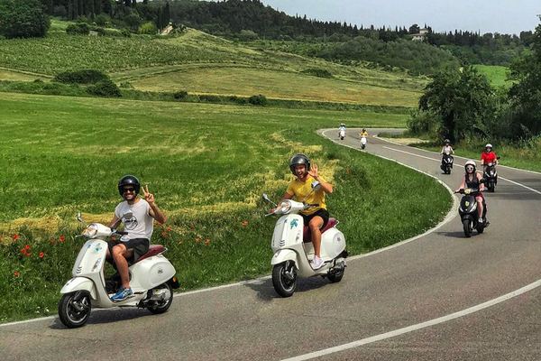 Half-Day Vespa Ride in the Chianti Colli Fiorentini with Lunch and Oil Tasting