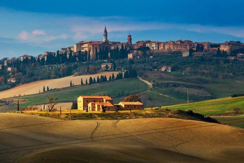 Siena Province Day Trip: Monteriggioni, Pienza, Montepulciano and Two Wine Tastings (1/7)