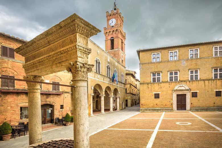 Siena Province Day Trip: Monteriggioni, Pienza, Montepulciano and Two Wine Tastings (4/7)