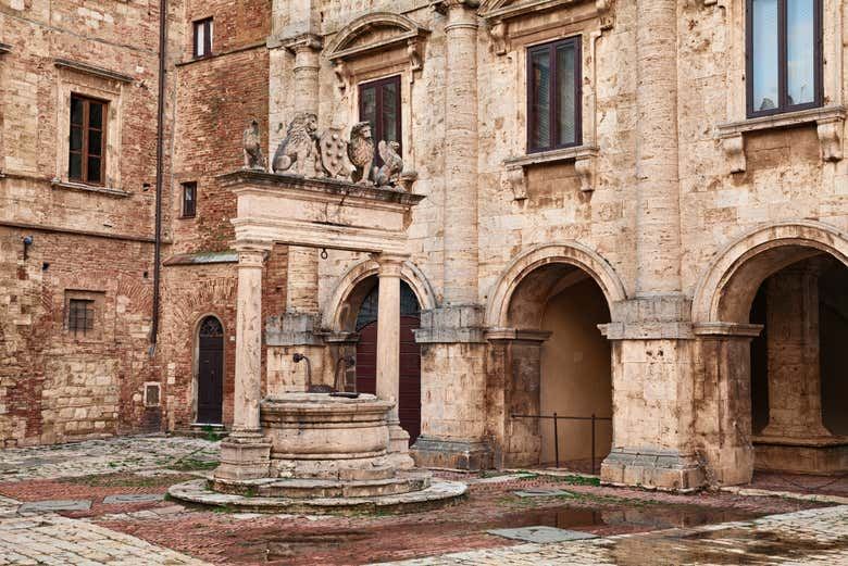 Siena Province Day Trip: Monteriggioni, Pienza, Montepulciano and Two Wine Tastings (6/7)