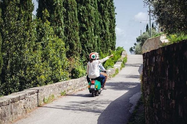 Florence Vespa Ride in the Chianti Hills: Four-Hour Small Group with Estate Lunch