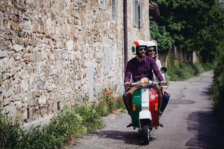 Florence Vespa Ride in the Chianti Hills: Four-Hour Small Group with Estate Lunch (1/7)