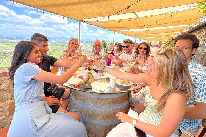 Rome to Tuscany by Train: Chianti and Vernaccia Wineries, San Gimignano (1/11)