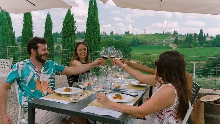 Chianti Winery Hopping from Florence: Fontaleoni and Poggio ai Laghi, 10 Wines and Lunch (1/6)