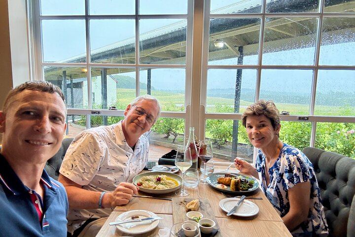 Bespoke Private Hunter Valley Day from Sydney: Your Wineries, Grapes and Lunch Venue (5/12)