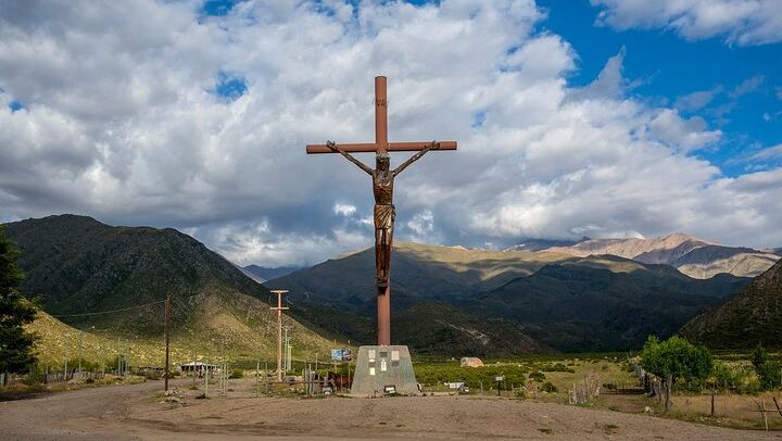 Uco Valley and Cordon del Plata: Organic Tasting, Cristo Rey and Historic Apple Tree (1/10)