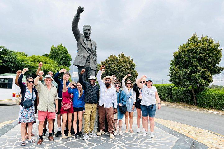 Private Cape Winelands Day from Cape Town: Fairview, Franschhoek, Delaire Graff (1/12)