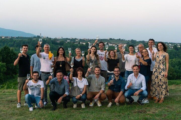 Mani Sagge Prosecco Superiore Tasting in San Pietro di Feletto: Hilltop Walk, 3 Wines (3/6)