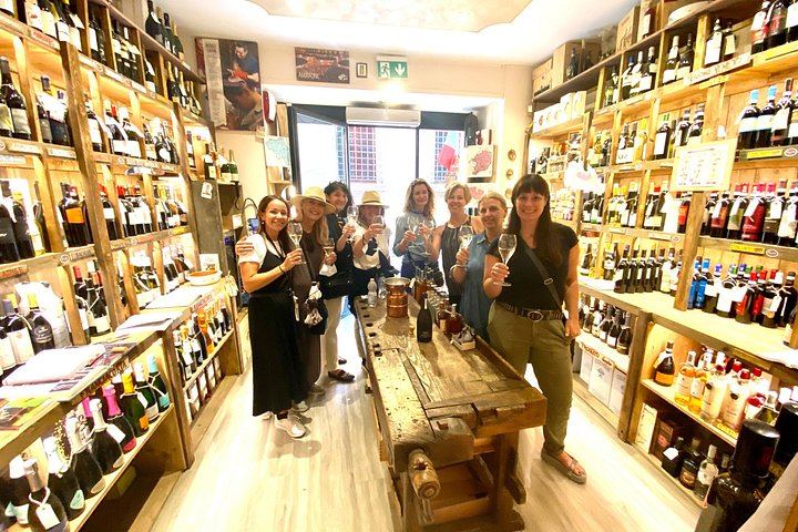 Verona City Centre Wine School: Soave, Lugana, Valpolicella and Amarone Pairings (4/7)