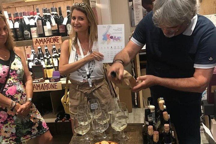 Verona City Centre Wine School: Soave, Lugana, Valpolicella and Amarone Pairings (5/7)