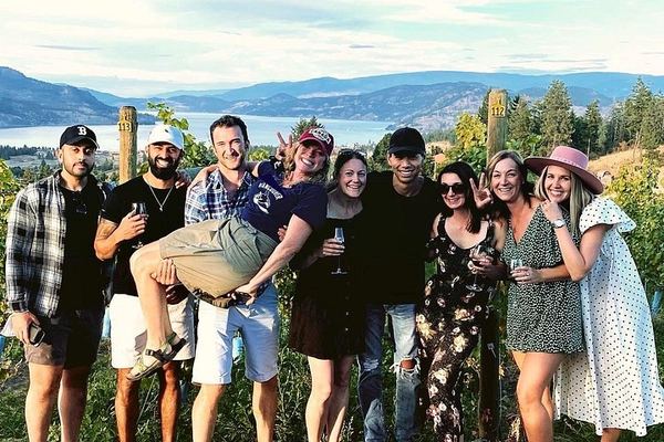 West Kelowna Afternoon Wine Tour with Guide Cherry: 4 Wineries, 45 Minutes Each