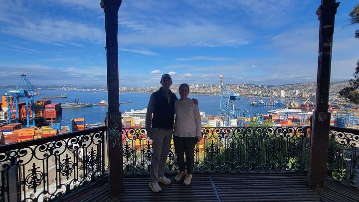 Casablanca Valley Wine Tasting and Valparaiso Heritage Walk, Markets and Elevators (3/12)