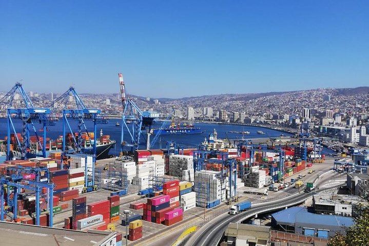 Casablanca Valley Wine Tasting and Valparaiso Heritage Walk, Markets and Elevators (7/12)