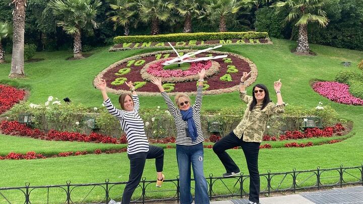 Private Valparaiso and Viña del Mar Tour with Casablanca Wine Tasting, Moai and Funicular (1/12)