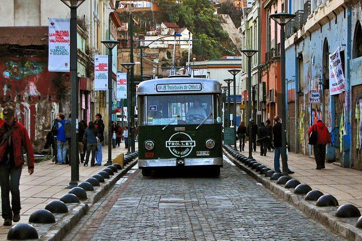 Private Full-Day Tour of Valparaíso and Viña del Mar with Casablanca Wine Tasting (1/12)