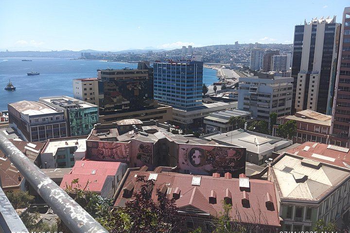 Small-Group Valparaíso, Viña del Mar and Casablanca Tasting from Santiago, Max 7 (11/11)