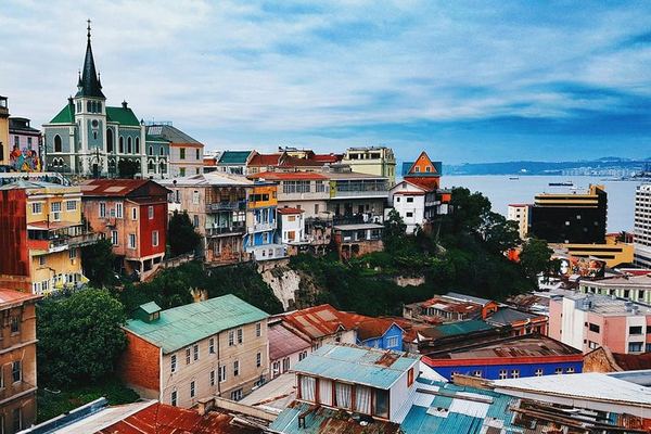 Casablanca Valley Wine Tasting and Valparaiso Heritage Walk, Markets and Elevators