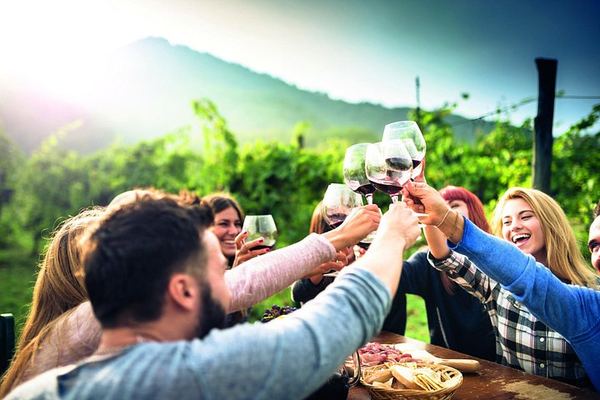 Small-Group Venice Day Trip: Soave, Villa Serego Alighieri Amarone Tasting, Verona Time