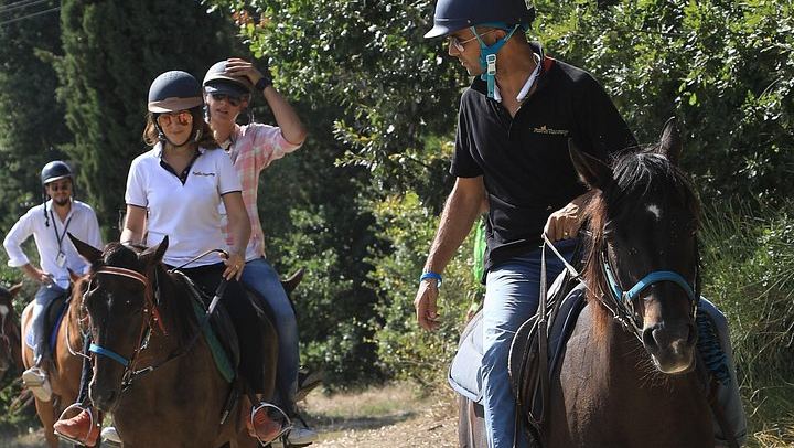 Small-Group Horseback Ride with Winery Lunch and San Gimignano Visit (4/12)