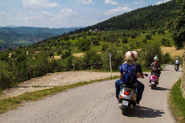 Automatic Vespa Ride in Chianti from Florence: Van Transfer, Winery and Olive Oil (6/12)