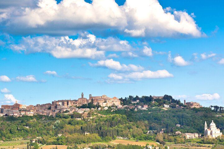 Chianti, Montalcino and Montepulciano by Minivan from Florence: Wine Tastings and Lunch (9/12)