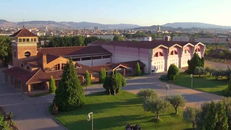 Viña Ijalba Winery Tour in Logroño with Underground Cellar and Three-Wine Tasting (1/4)