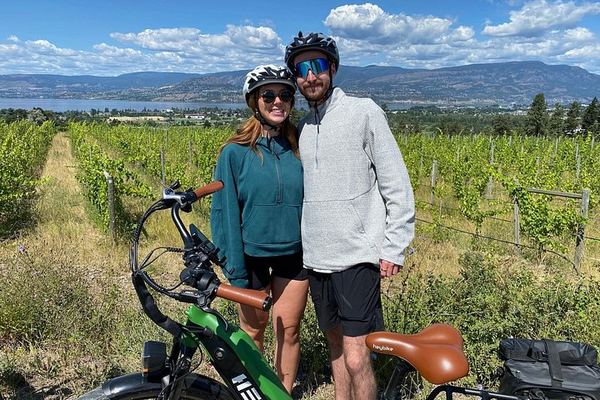 Kelowna Self-Guided E-Bike Wine Tour: Hidden Vines, SpearHead and Meadow Vista Mead