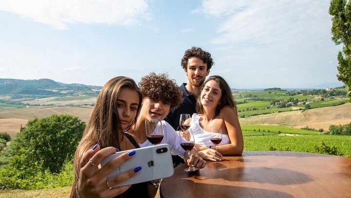Vino Nobile di Montepulciano Producer Tour: From the Vineyard to the Cellar with Makers (2/3)