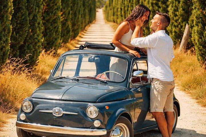 Vintage Fiat 500 Private Driver Tour from Certaldo: San Gimignano and Lunch (7/12)
