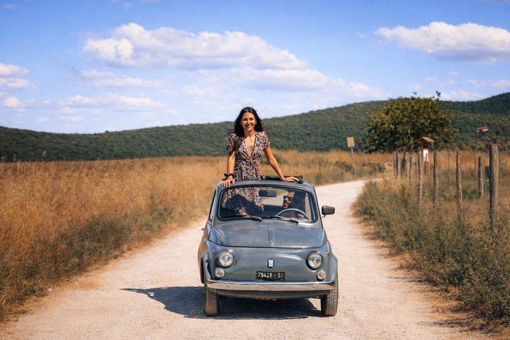 Vintage Fiat 500 Private Driver Tour from Certaldo: San Gimignano and Lunch (8/12)