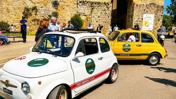 Vintage Fiat 500 Private Driver Tour from Certaldo: San Gimignano and Lunch (3/12)