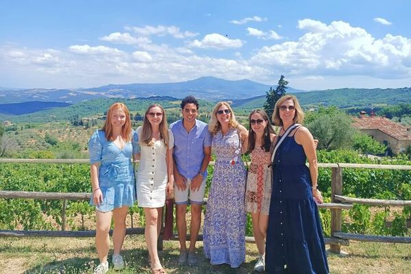 Florence Small Group of 6: Boutique Brunello Farm Lunch, Val d'Orcia and Montepulciano