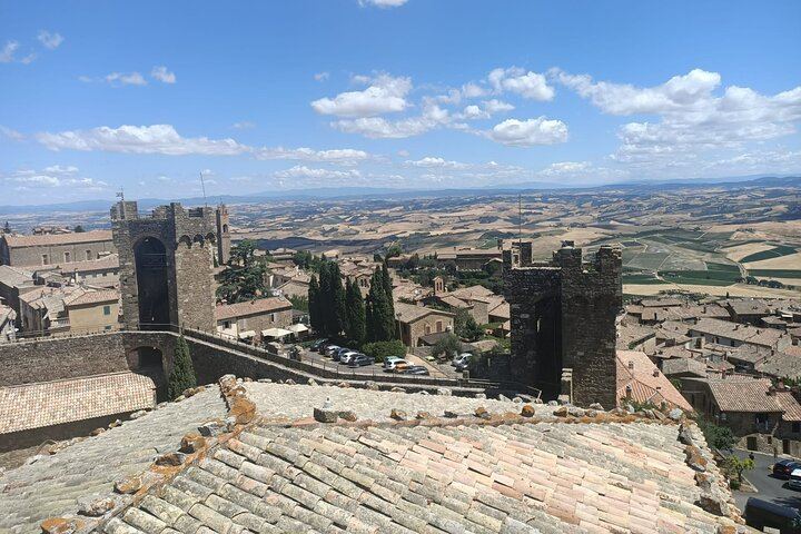 Florence Small Group of 6: Boutique Brunello Farm Lunch, Val d'Orcia and Montepulciano (8/12)