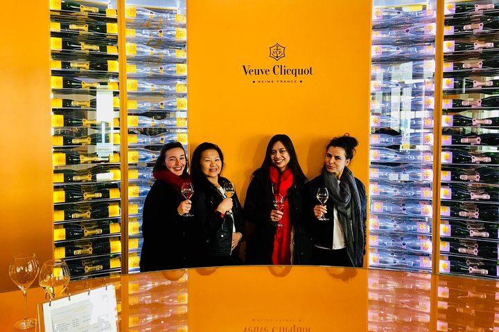 Veuve Clicquot Cellars and Family House Day Tour from Épernay or Reims, Estate Lunch (11/12)