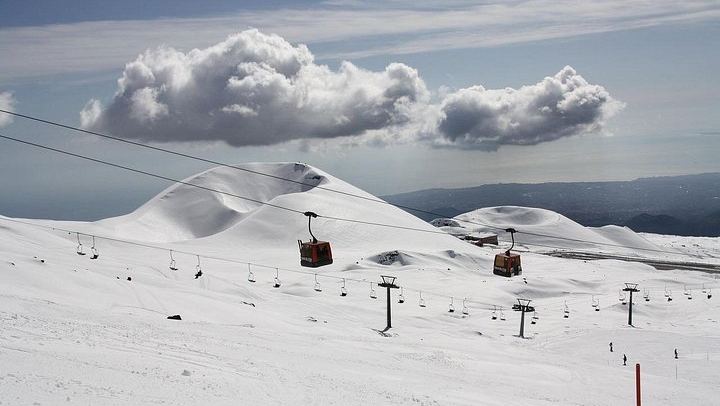 Etna Chauffeur Tour: Farm Tasting, Sapienza Hot Chocolate and Cellar Lunch with 4 Wines (3/12)