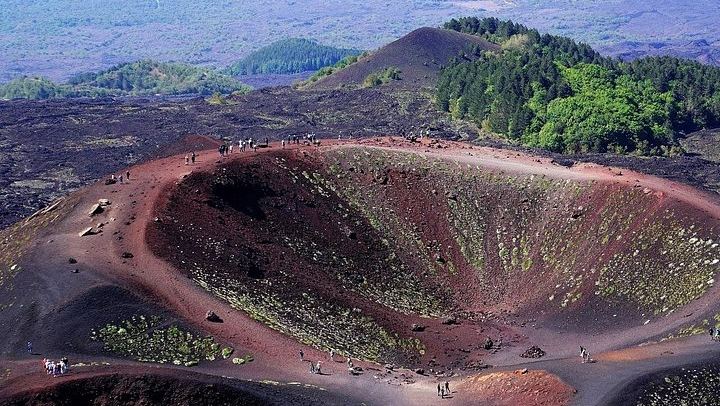 Etna Chauffeur Tour: Farm Tasting, Sapienza Hot Chocolate and Cellar Lunch with 4 Wines (2/12)