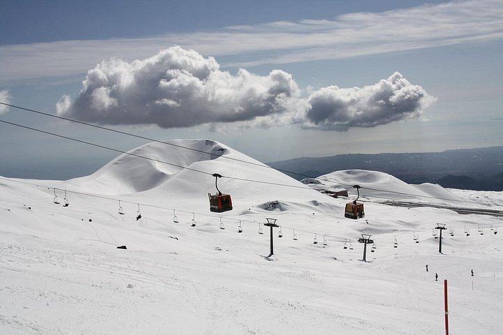 Etna Chauffeur Tour: Farm Tasting, Sapienza Hot Chocolate and Cellar Lunch with 4 Wines (3/12)