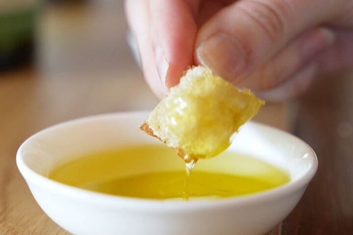 Waiheke Flavours Tour: Wine, Olive Oil, Craft Beer and Spirits with Lunch, 11 Max (3/3)