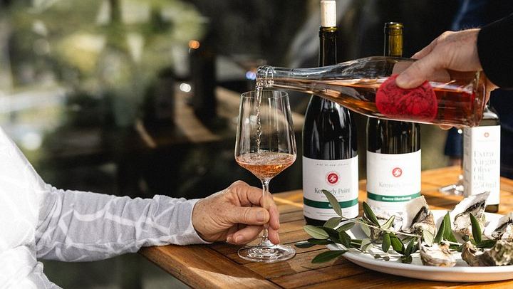 Waiheke Gourmet Food and Wine Tour with Ananda Tours: Oysters, Olive Oil, Whisky (4/12)