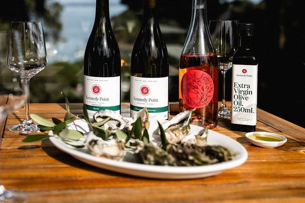 Waiheke Gourmet Food and Wine Tour with Ananda Tours: Oysters, Olive Oil, Whisky
